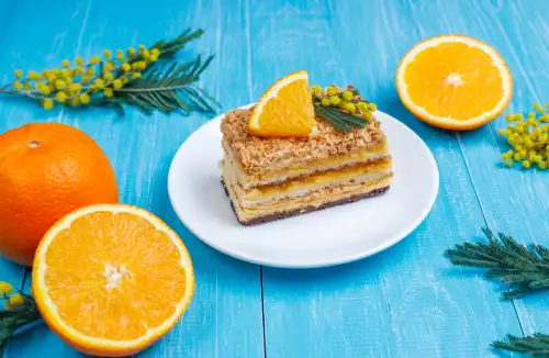 Przepis na aromatyczne ciasto pomarańczowe z lukrem
