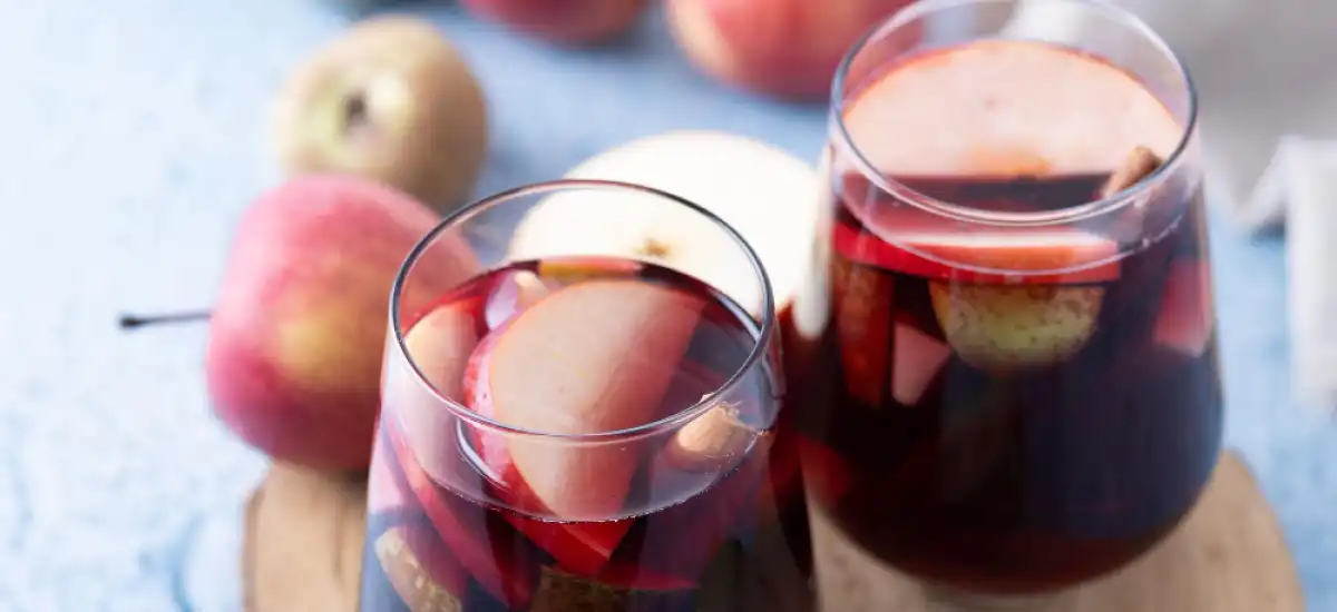 Wigilijny Kompot z Suszu – Smak Tradycji i Symbolika Świątecznego Napoju