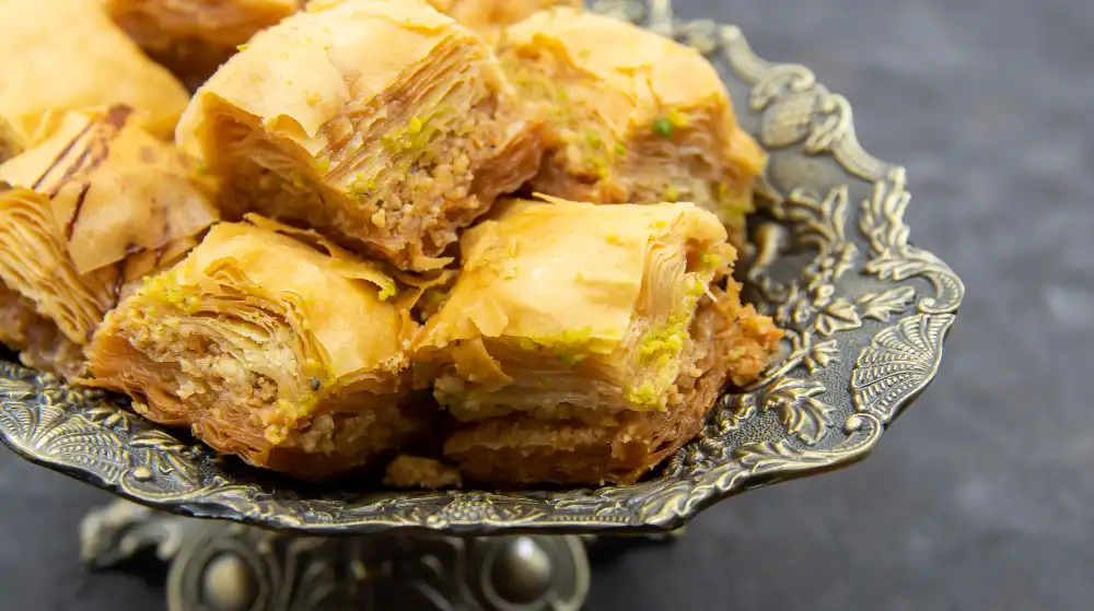 Baklawa: Tajemnica Orientu w Każdym Kęsie