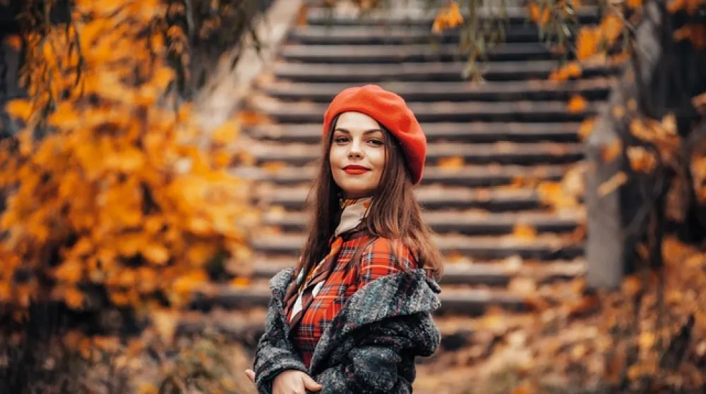 Dbanie o skórę jesienią. Praktyczne porady na sezon zmian.