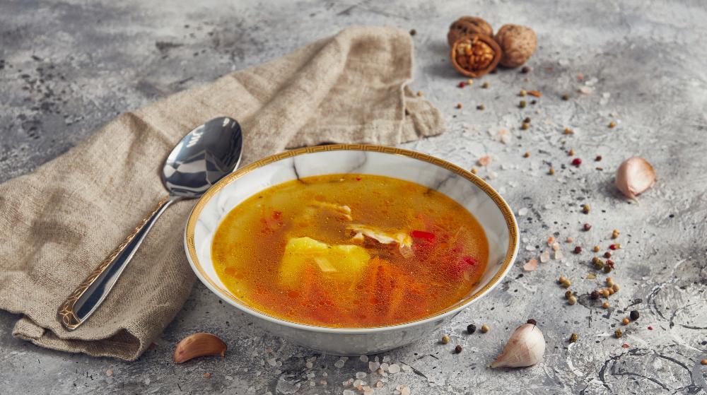 Pieczony Rosół – Przepis na Głęboką Aromatyczną Zupę