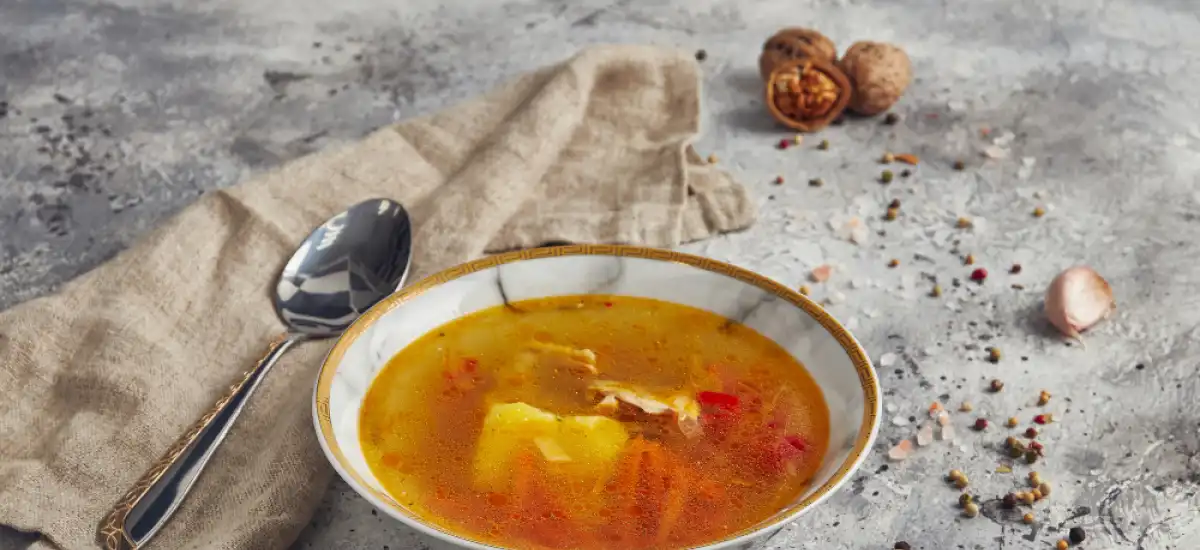 Pieczony Rosół – Przepis na Głęboką Aromatyczną Zupę