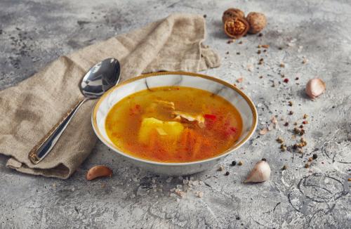 Pieczony Rosół – Przepis na Głęboką Aromatyczną Zupę