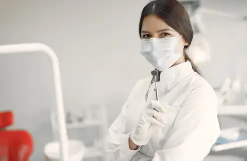Zabiegi wybielania zębów: skuteczność, bezpieczeństwo i najnowsze technologie stosowane w stomatologii estetycznej