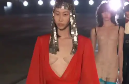 GUCCI wiosna lato 2022 (Love Parade)