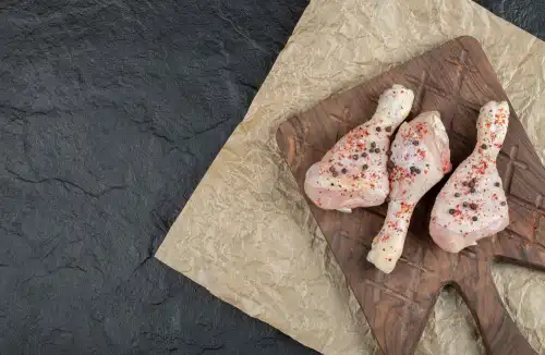 Pieczone udka z warzywami.